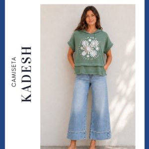 Camiseta de manga corta con capucha y estampado de margaritas