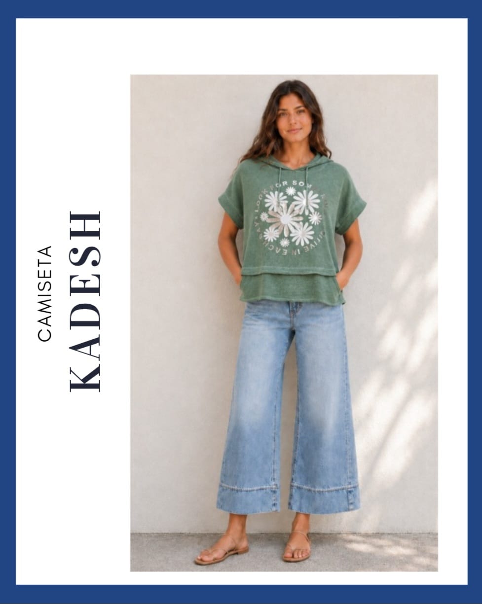 Camiseta de manga corta con capucha y estampado de margaritas