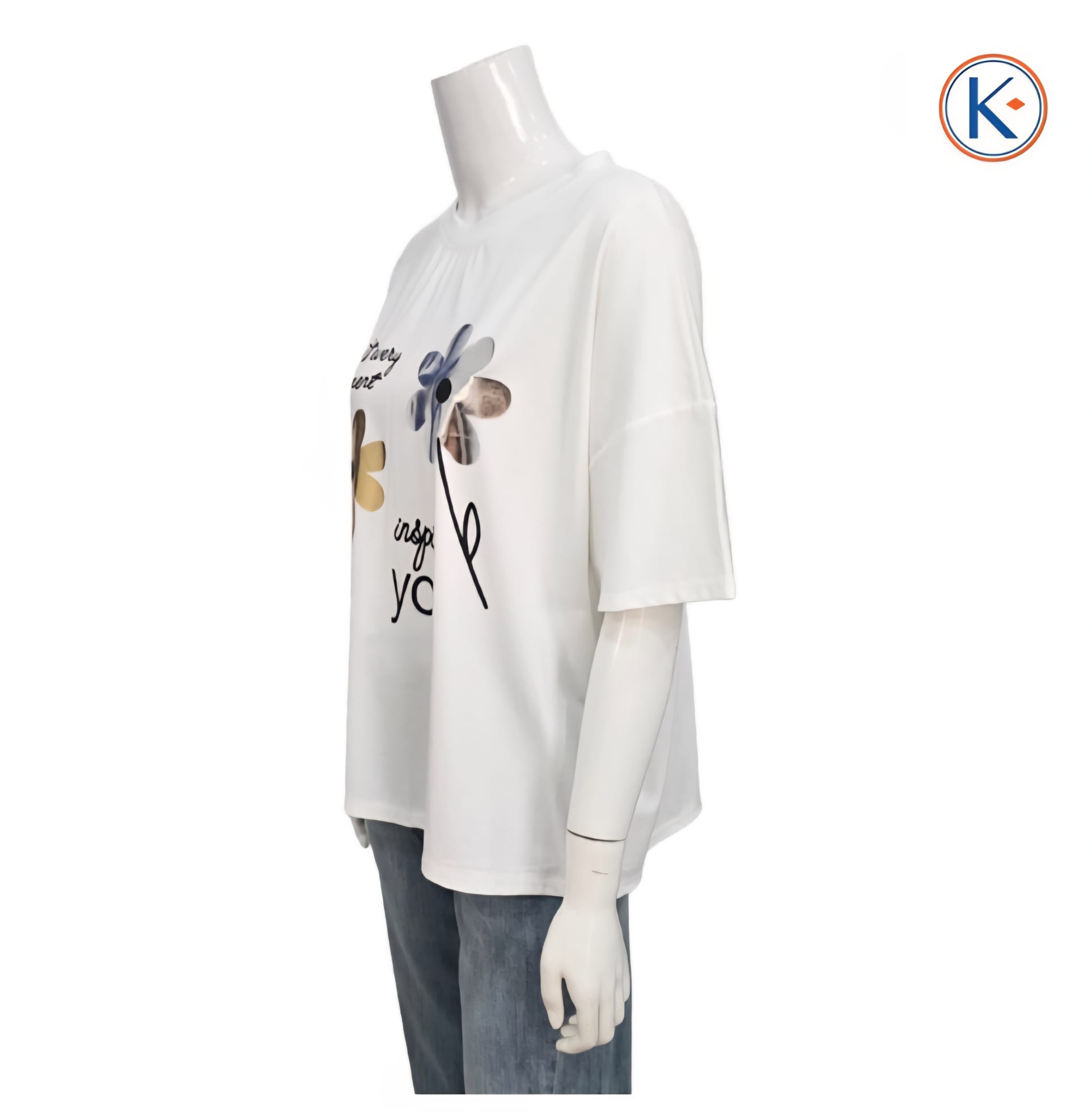 Camiseta oversize de mujer con margaritas