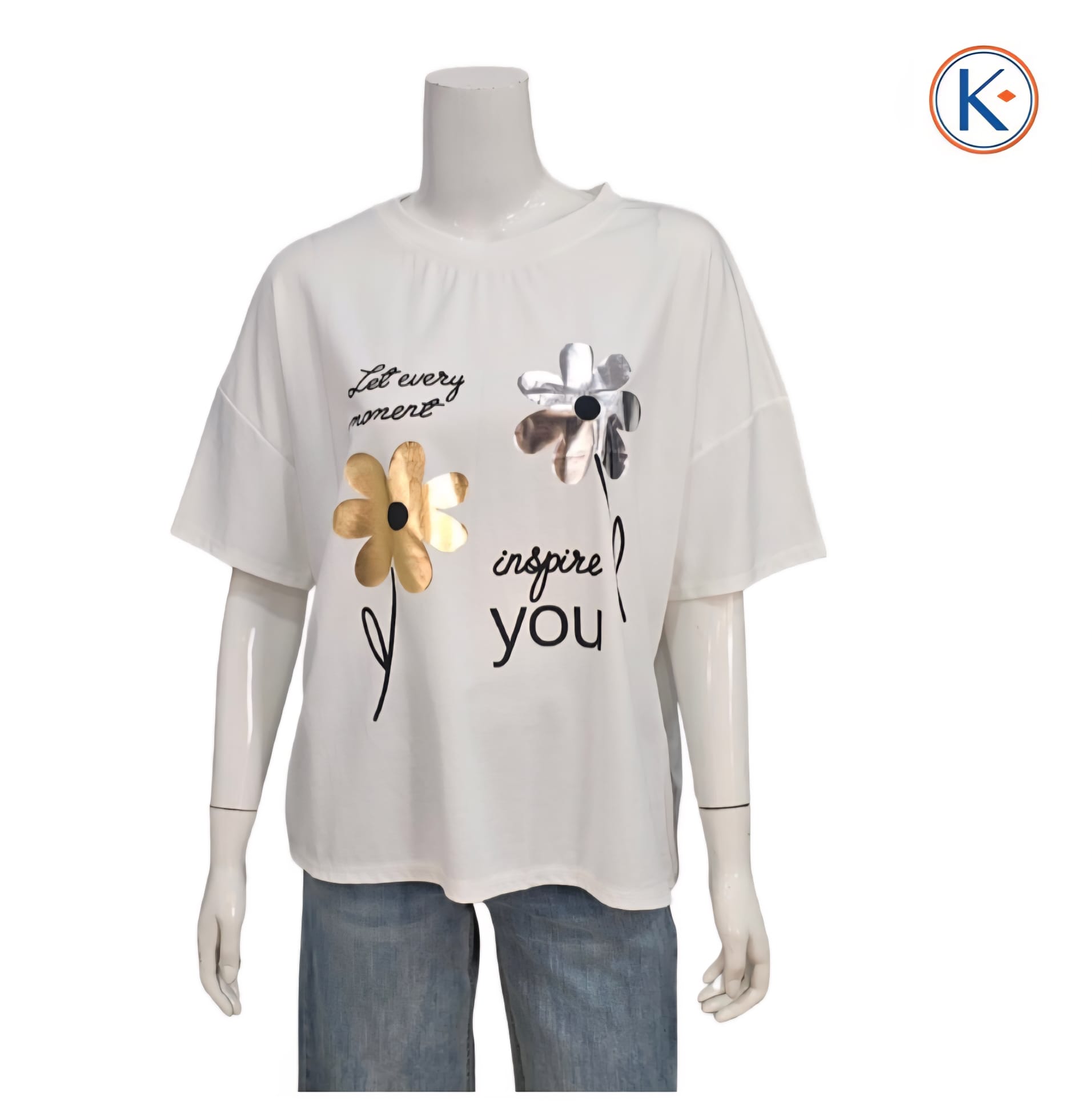 Camiseta oversize de mujer con margaritas