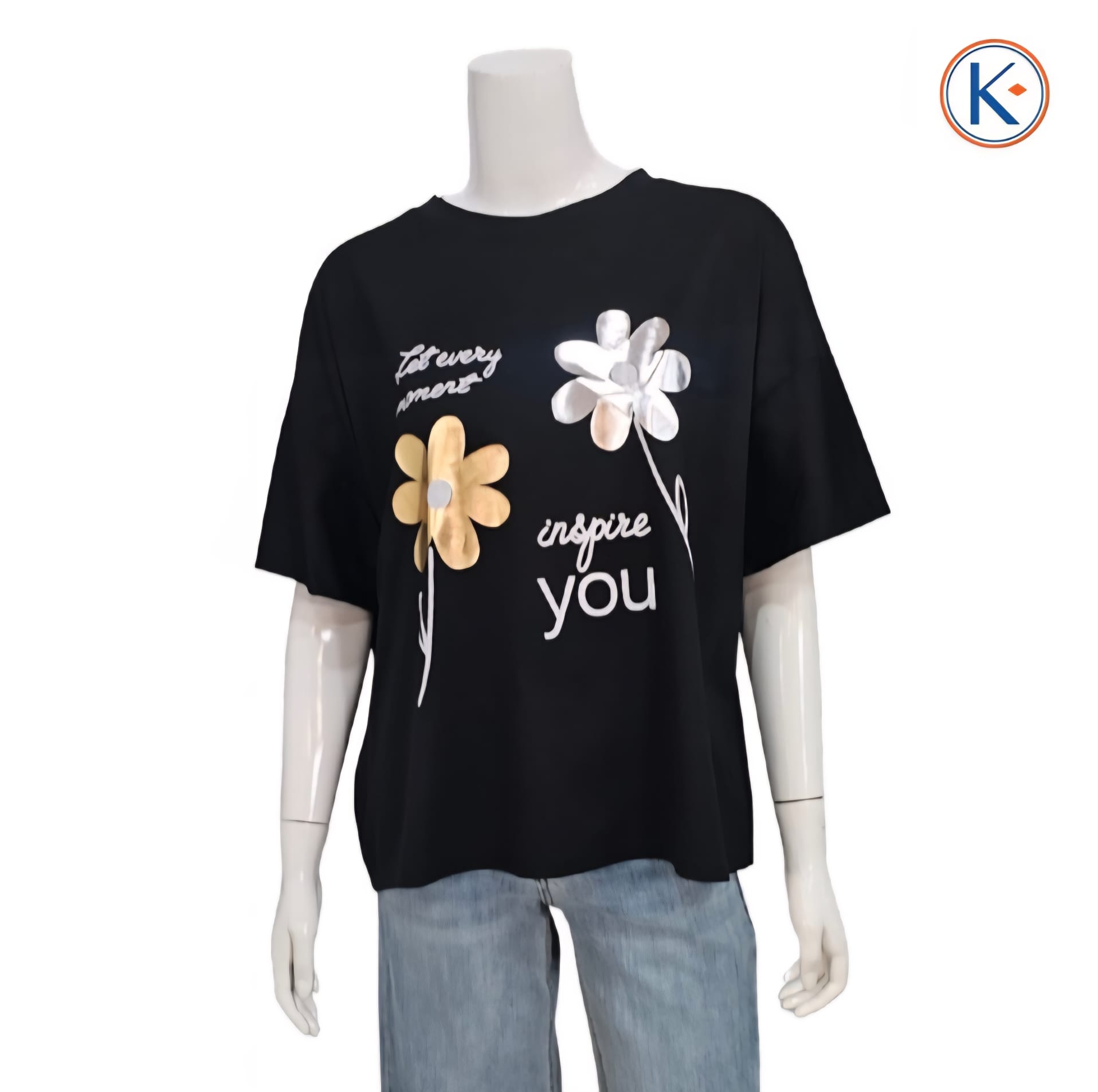 Camiseta oversize de mujer con margaritas