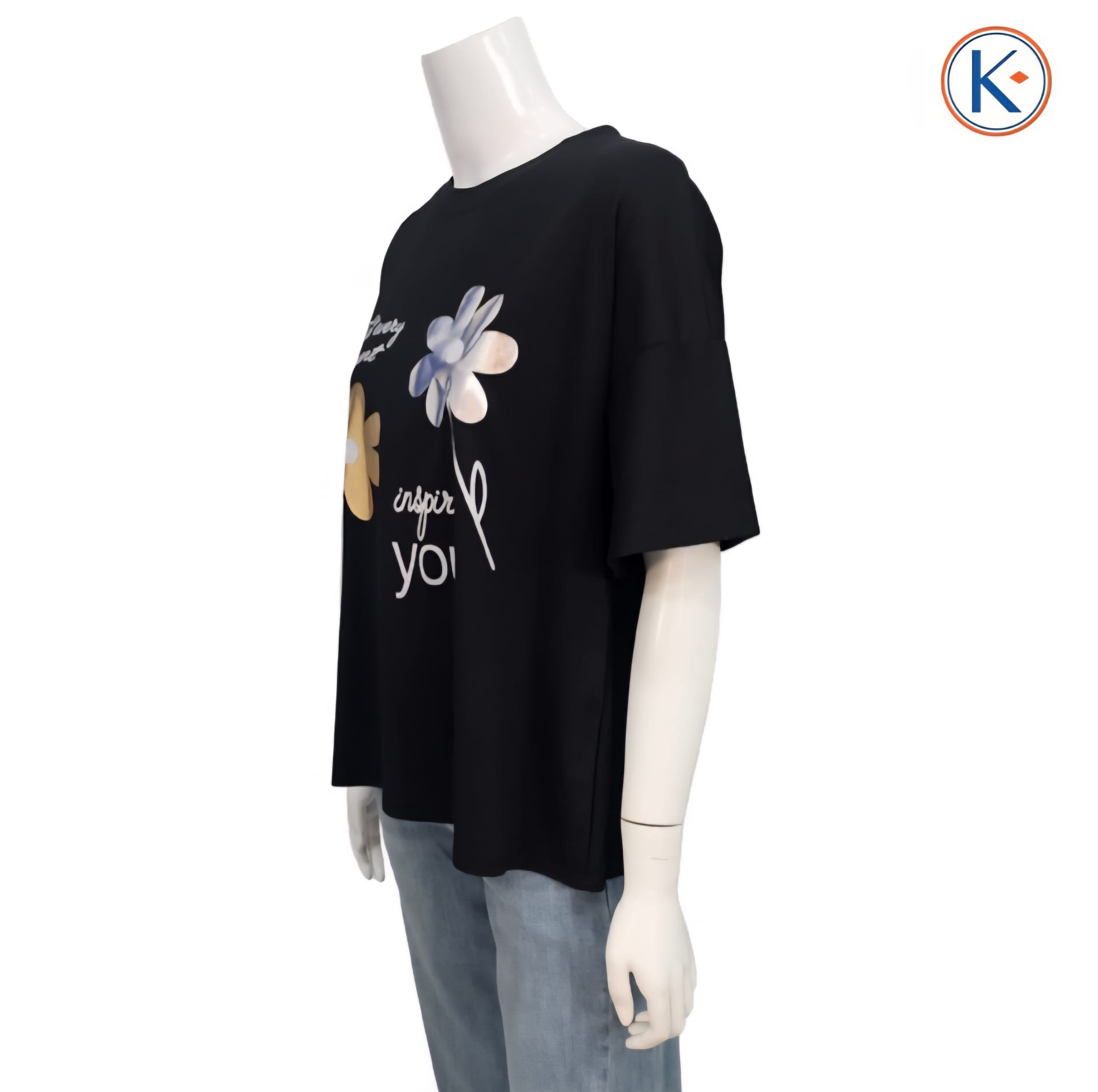 Camiseta oversize de mujer con margaritas