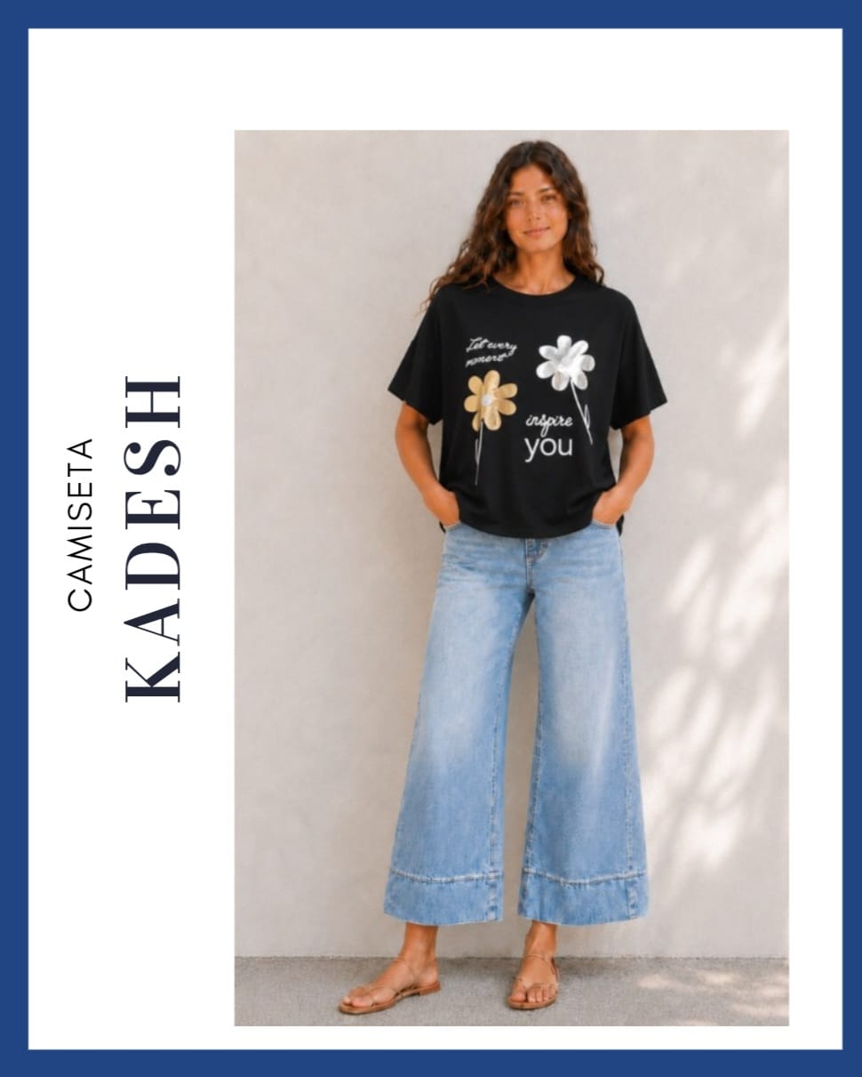 Camiseta oversize de mujer con margaritas